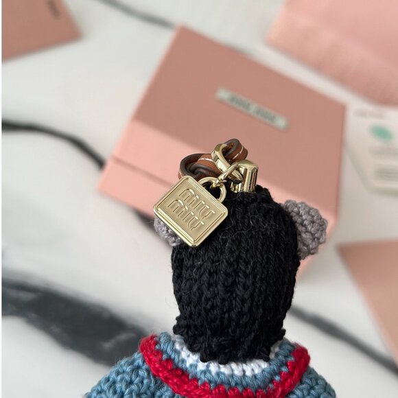 Miu Miu Woven Doll Keychain Flower - Picture 6 of 9